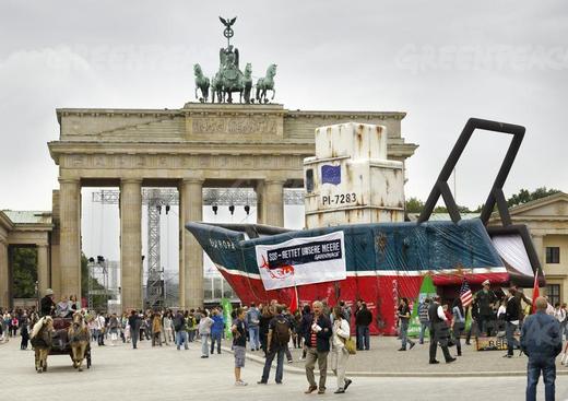 Greenpeace hajó Berlinben
